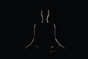 práctica de meditación mindfulness para gestionar la ansiedad